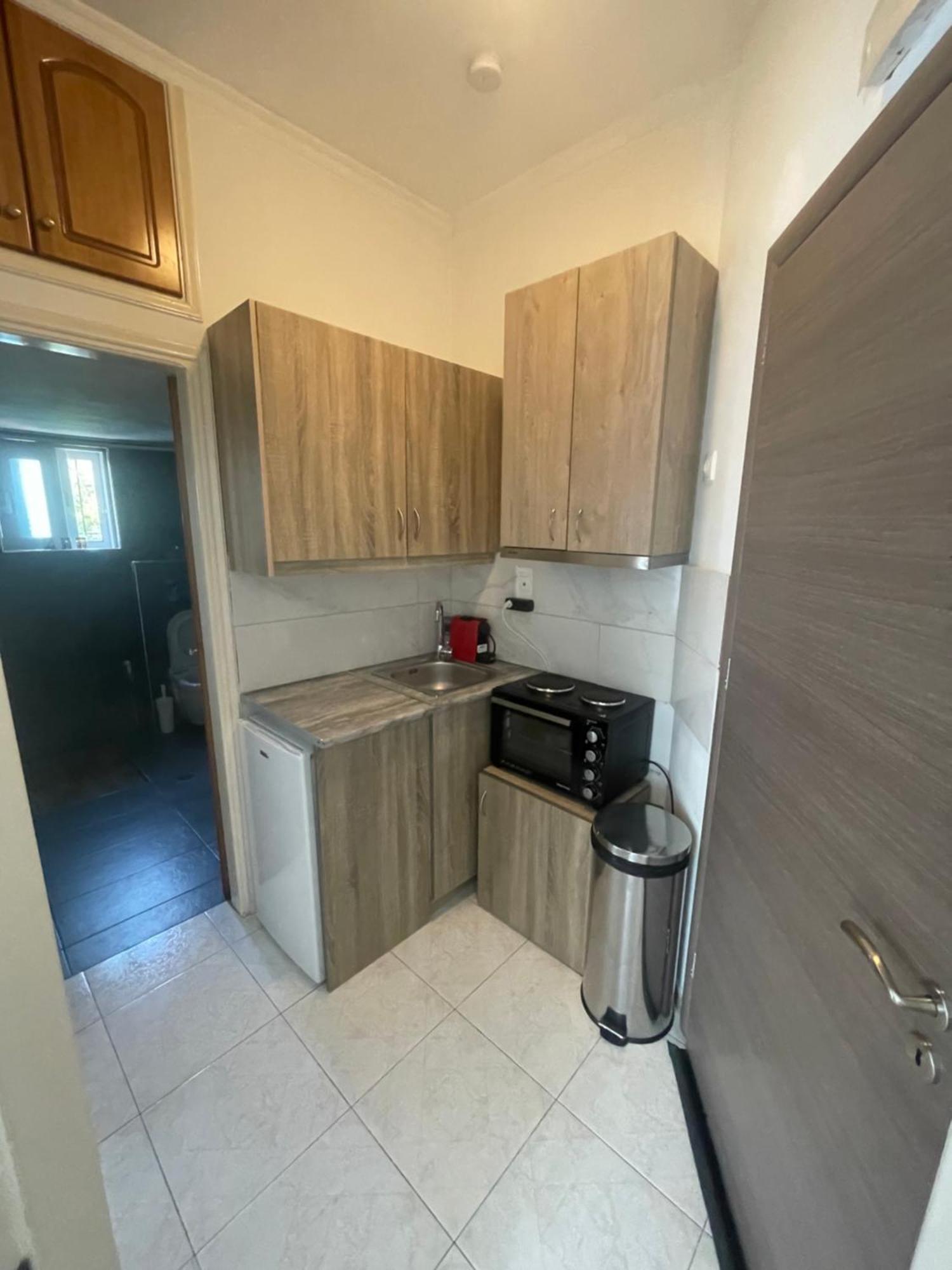 Greece Apartments Now พาทรา ภายนอก รูปภาพ