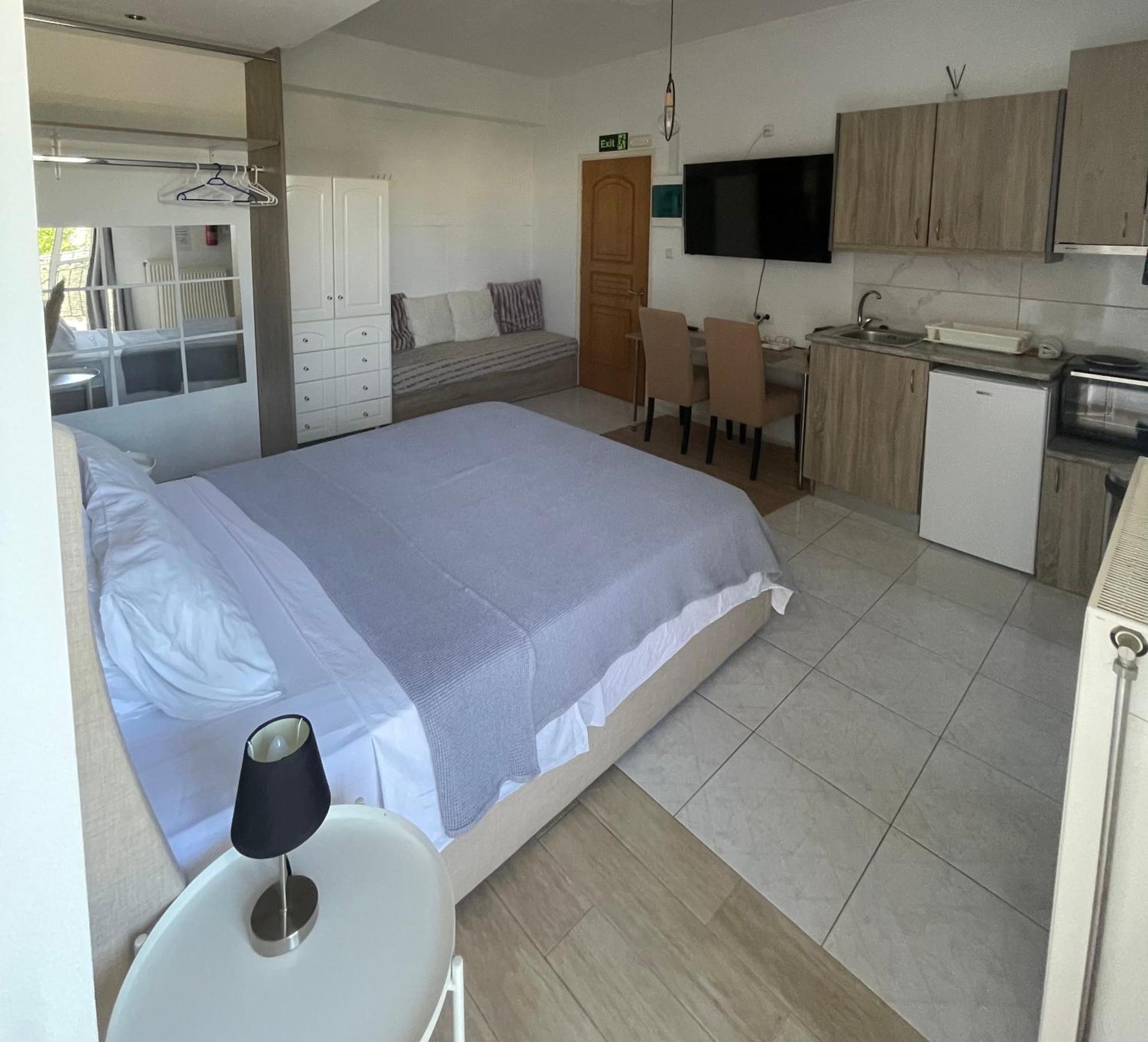 Greece Apartments Now พาทรา ภายนอก รูปภาพ