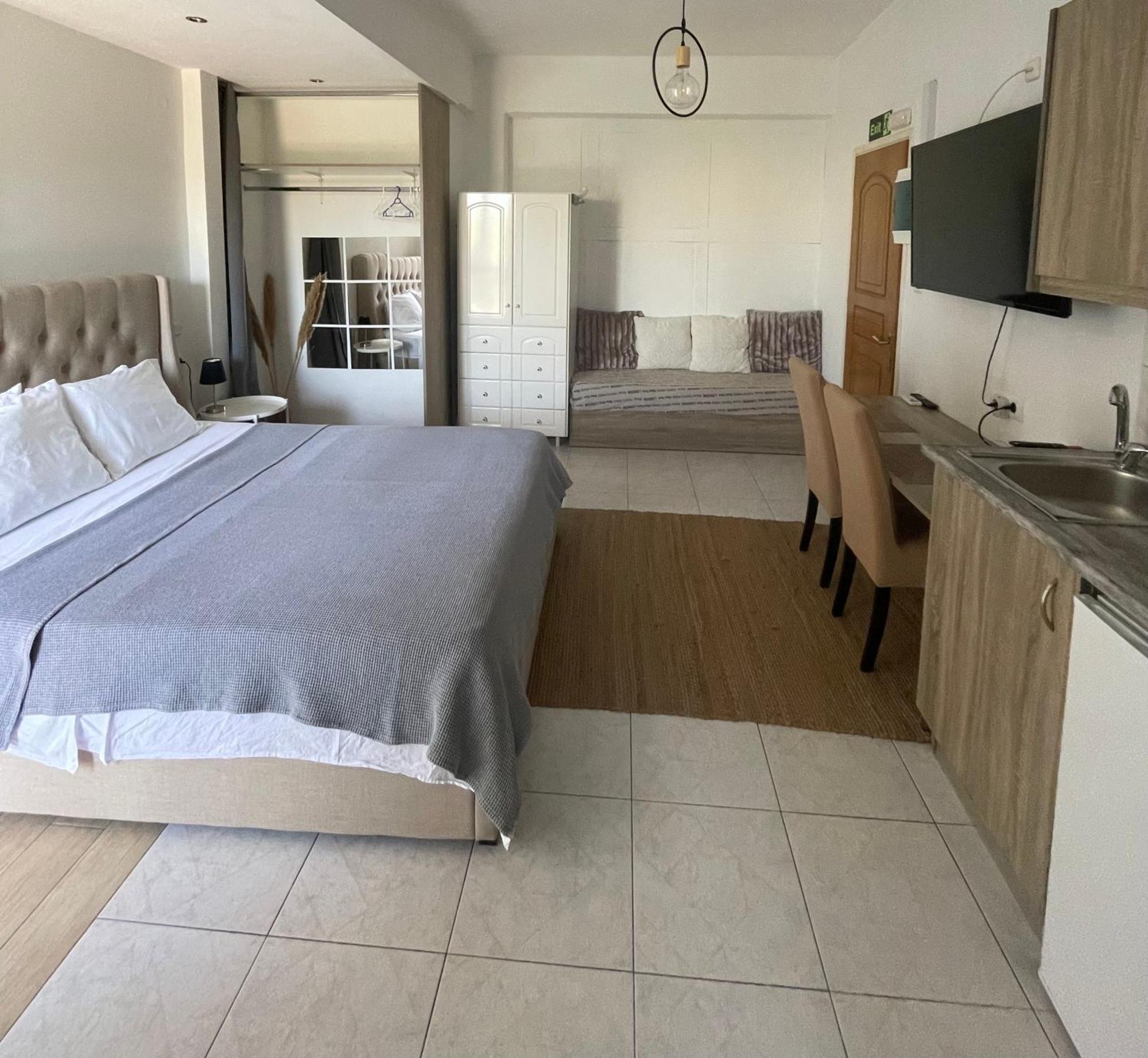 Greece Apartments Now พาทรา ภายนอก รูปภาพ